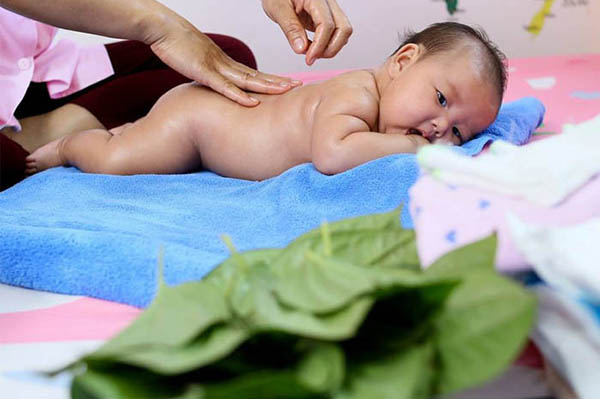 dich vu cham soc tre so sinh tai nha 1