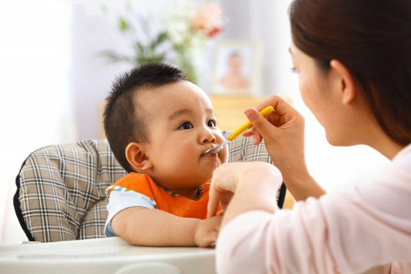 thue giup viec trong tre theo gio 1