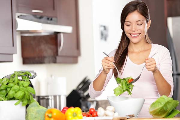 giup viec nau an theo gio 1