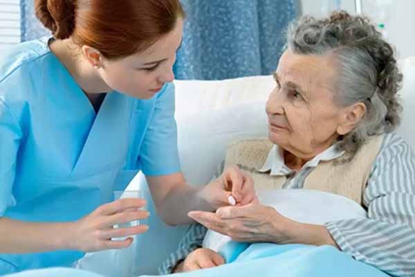 trong nguoi gia theo gio 1